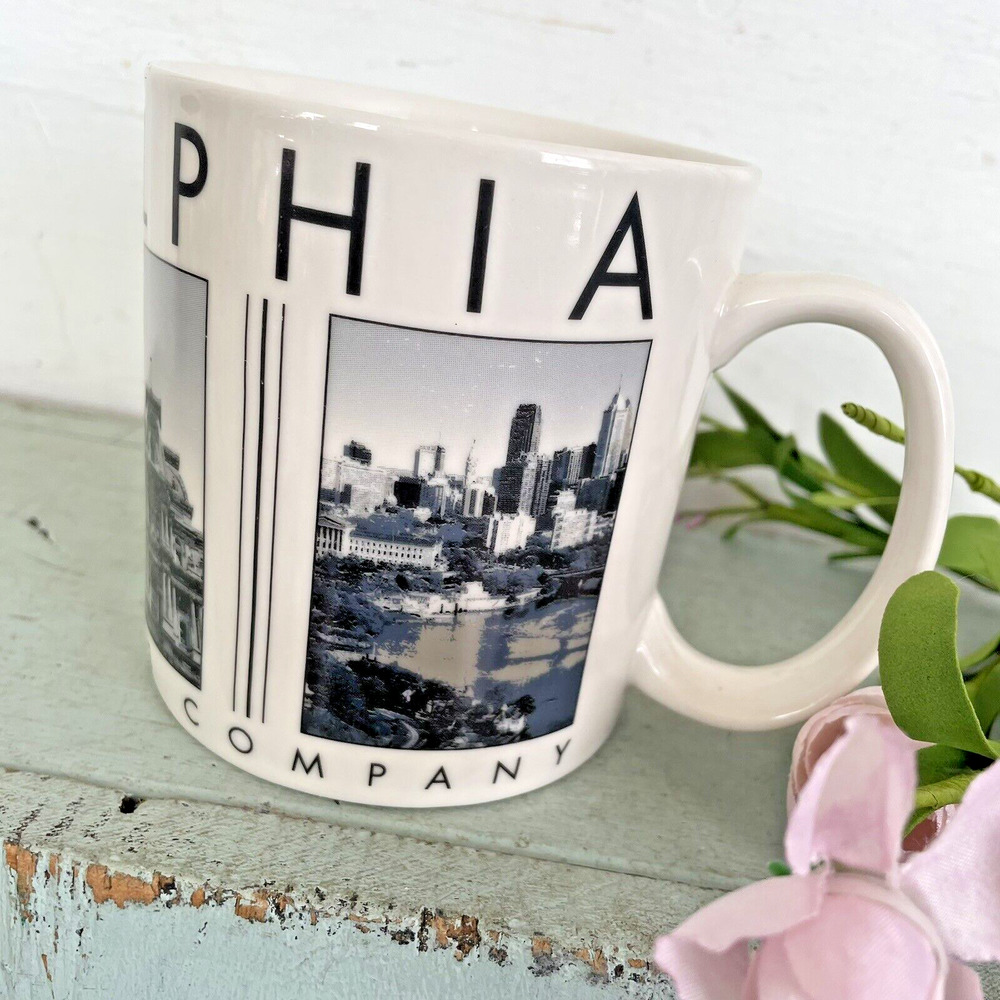2005 Starbucks Mug Barista City Scenes Series Philadelphia PA